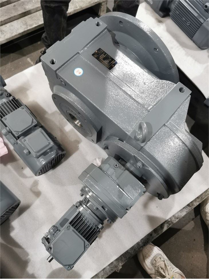 340 HP F Series Gear Units